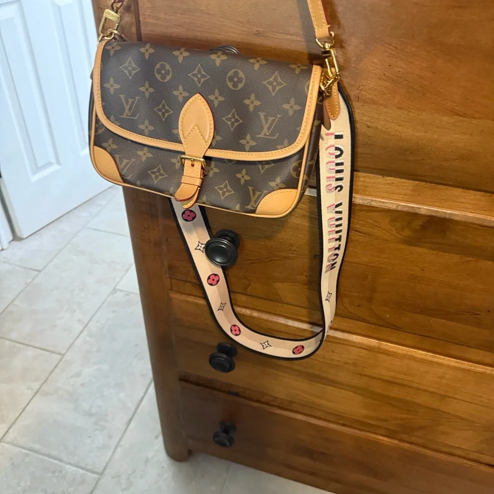 Louis Vuitton Monogram Diane Brown and Tan Crossbody Bag - Picture 1 of 5